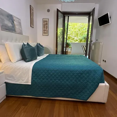 Crystal House شقة